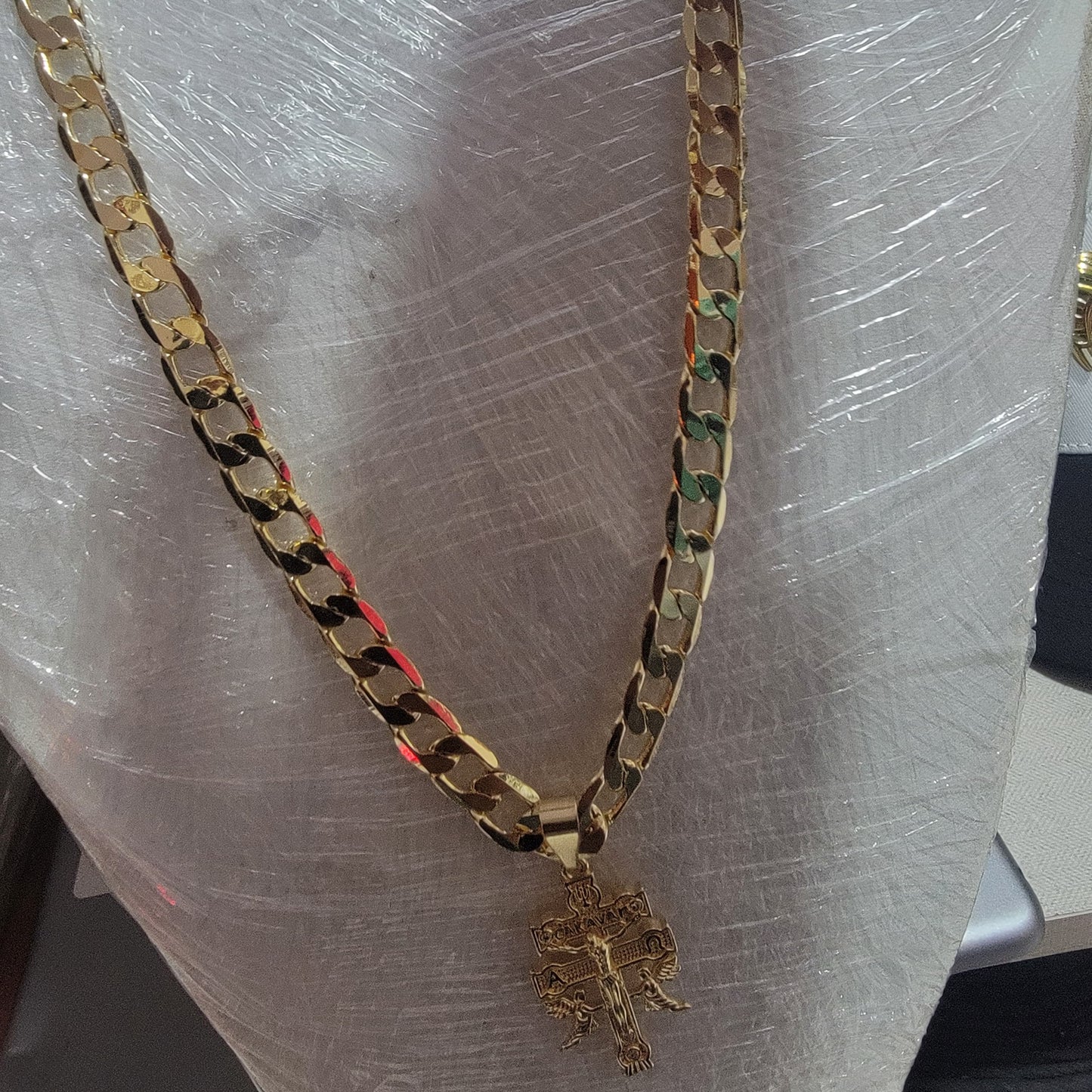 Cadena Cubana Electrochapada en Oro 14K – 8 mm, 24”
