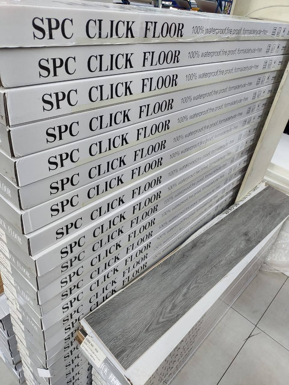 Piso SPC Click – Alta Resistencia y Fácil Instalación