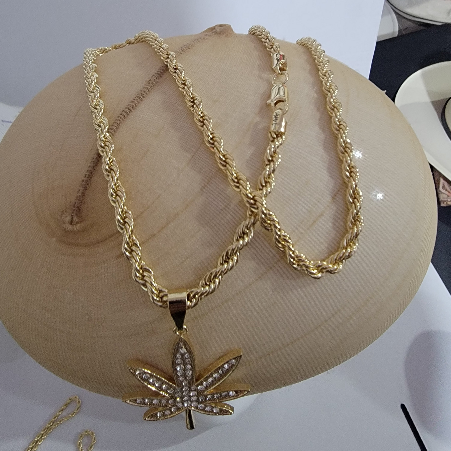 Laso Torsal Marihuana 14k/6mm/24 pulgadas