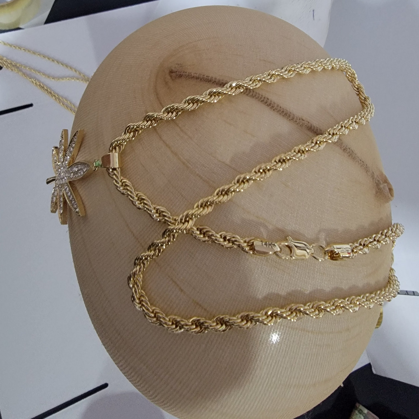 Laso Torsal Marihuana 14k/6mm/24 pulgadas