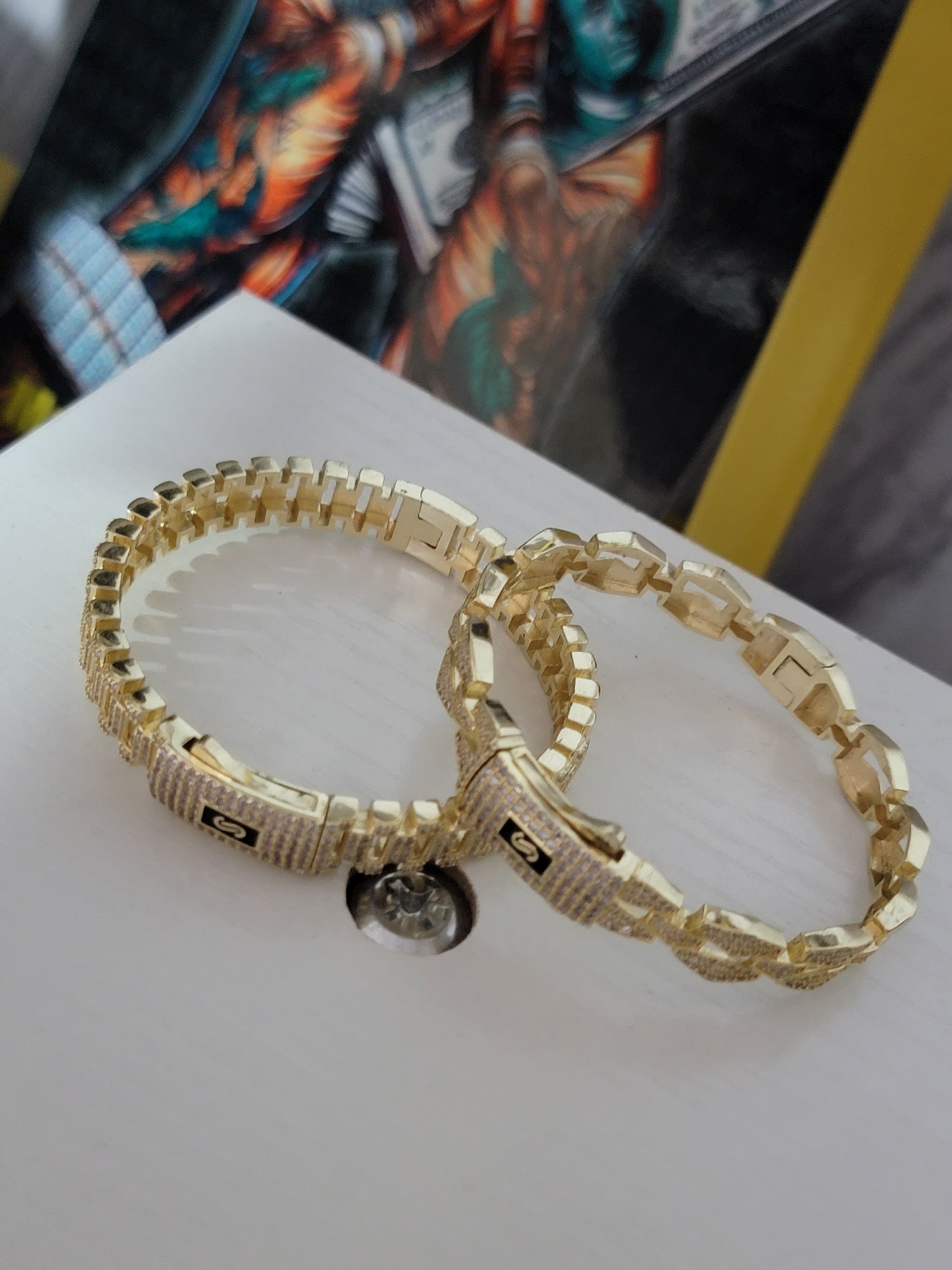 Pulsera Tipo Brazalete Chapada en Oro 14K – Diseño Elegante