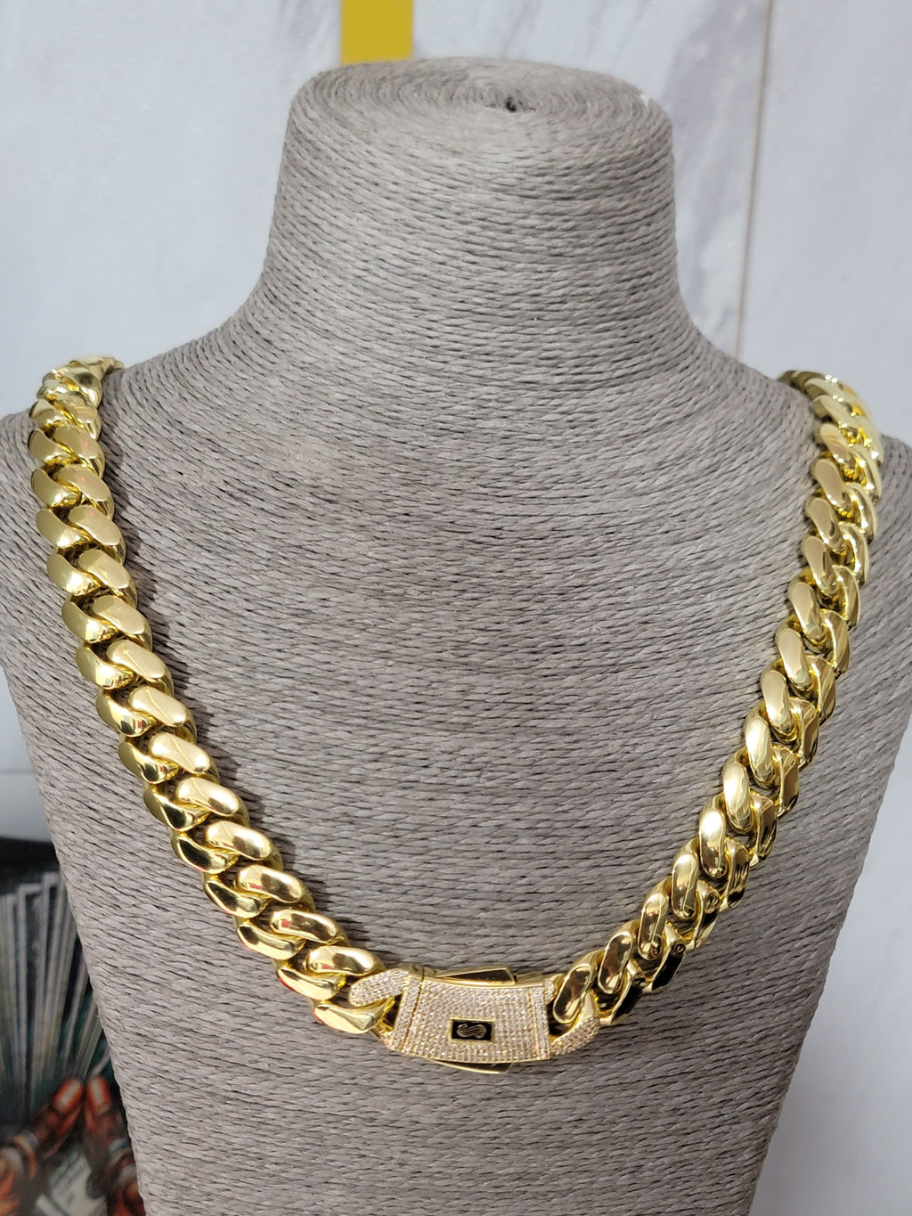 Cadena Cubana Mónaco Chain 16mm Chapada en Oro 14K – Edición Premium