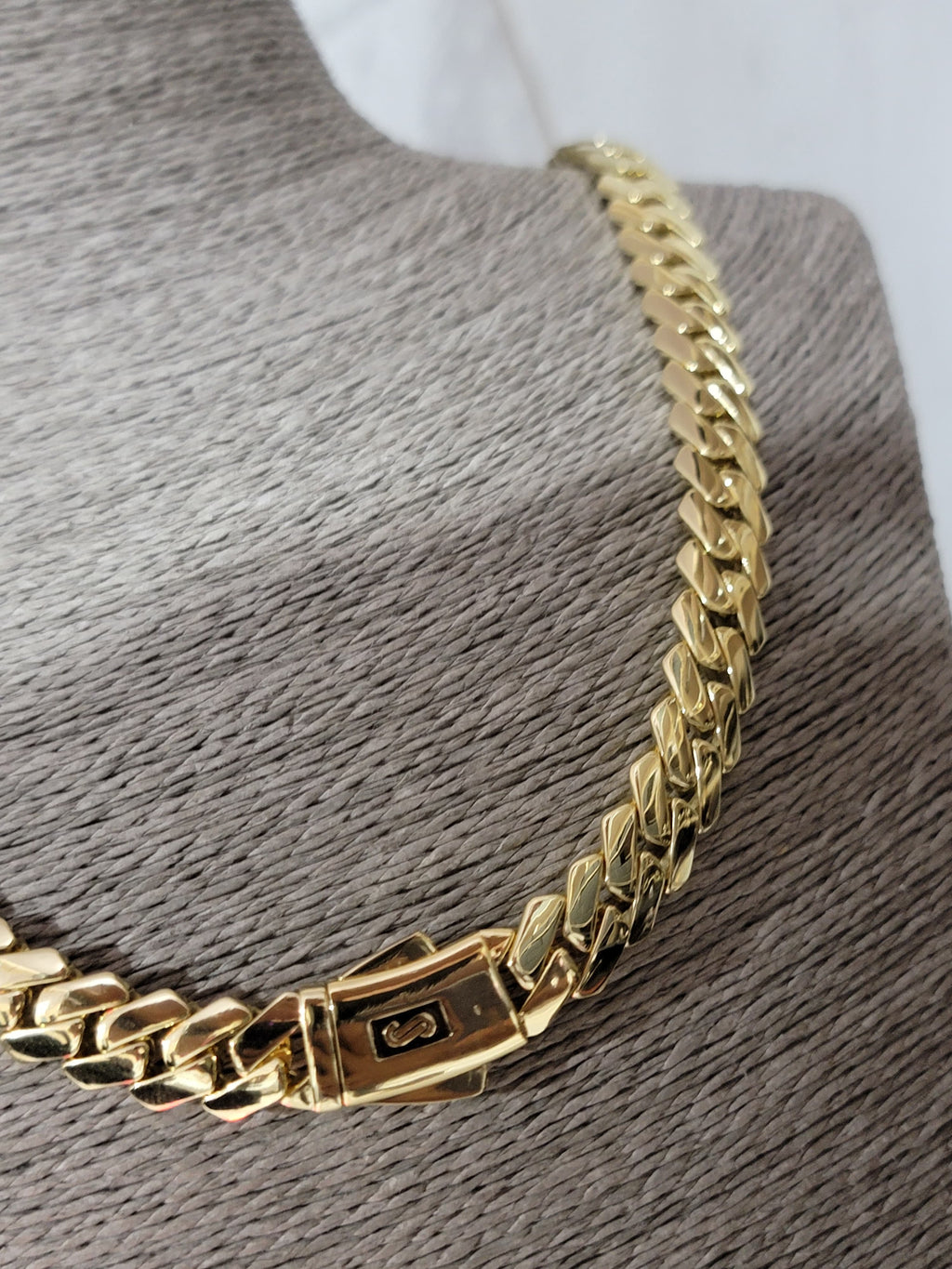 Cadena Cubana Mónaco Chain Chapada en Oro 14K – Alta Gama