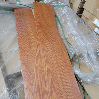 Piso Vinílico Tipo Madera – Autoadhesivo y Fácil Instalación