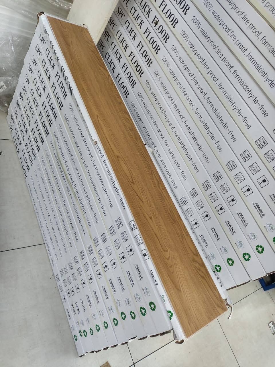 Piso SPC Click – Alta Resistencia y Fácil Instalación