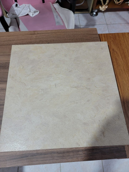 Piso Vinílico Tipo Cerámica 18x18” – Fácil Instalación