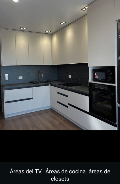 Revestimiento Vertical de Madera Moderna