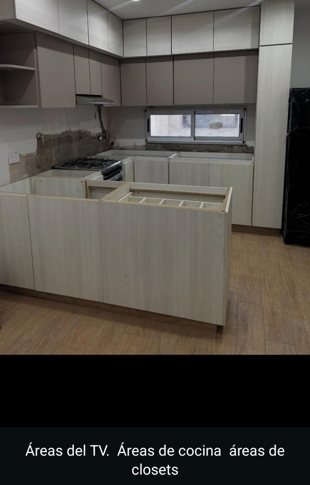 Revestimiento Vertical de Madera Moderna