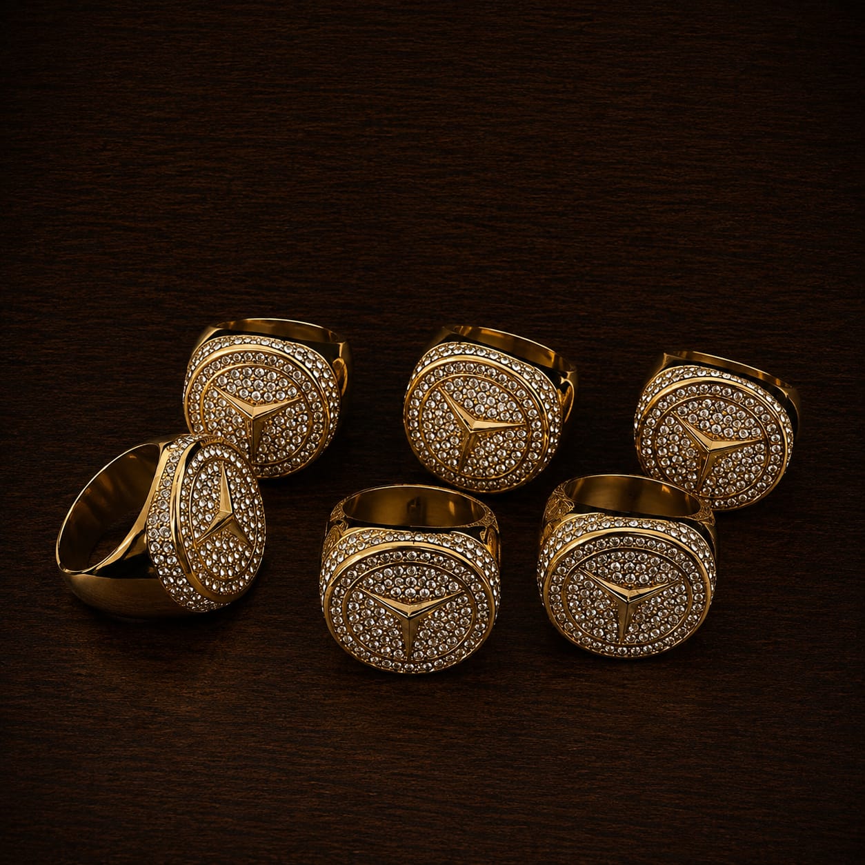 Anillo Mercedes-Benz Electrochapado en Oro 14K | Acero Inoxidable Premium