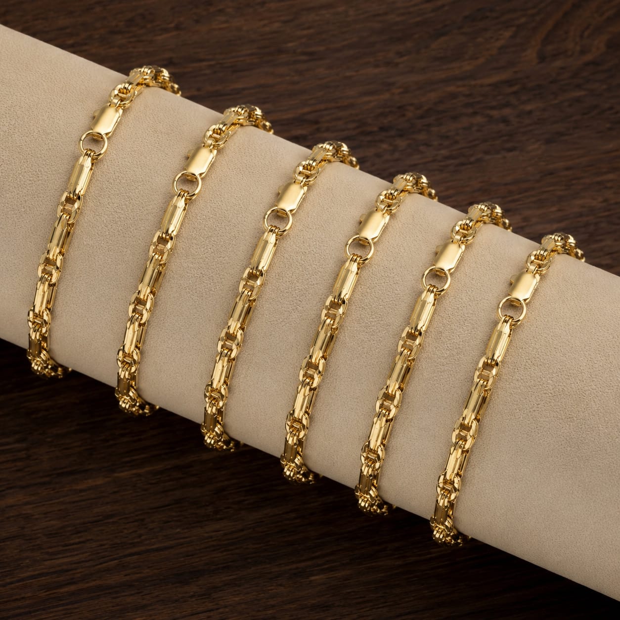 Pulsera Tipo Brazalete Con Dije De Lujo