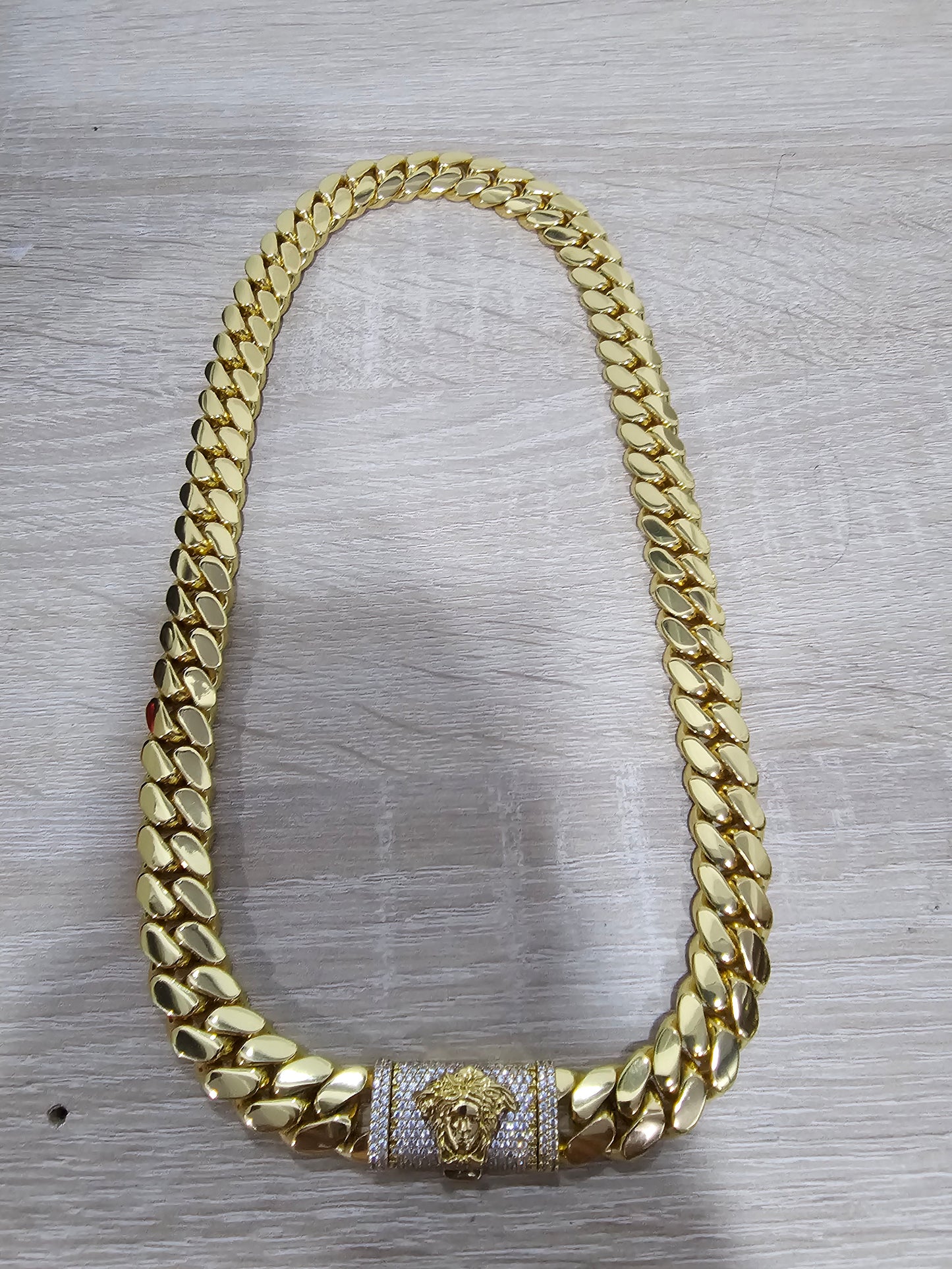 cadena versage sin dije full lujo