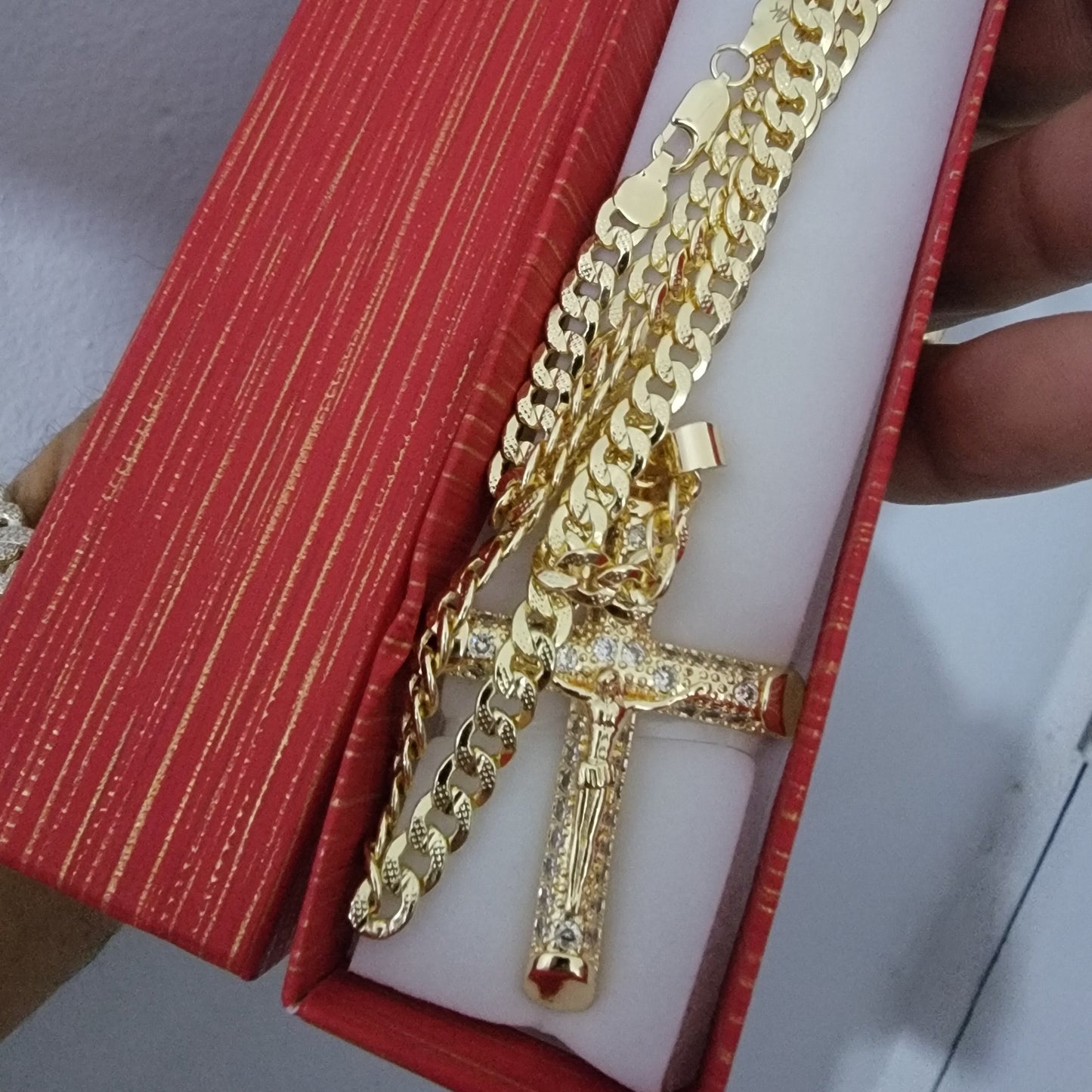 cadena cubana con resaltes 3d