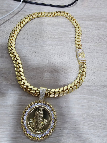 cadena versace con dije electrochapada en oro 14k